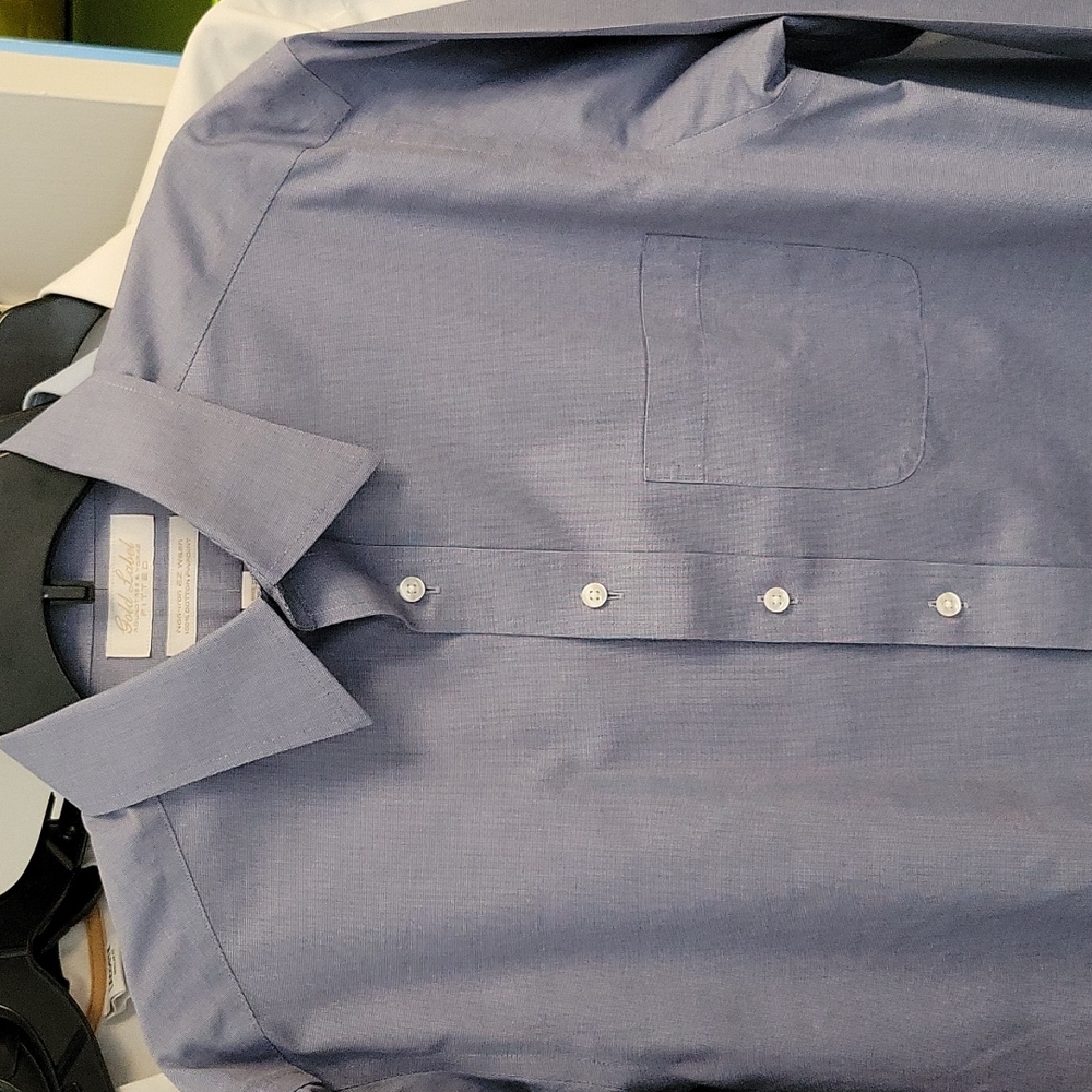 Already SOLD: 3 Shirt Wardrobe 👔 - Picture 6 of 11